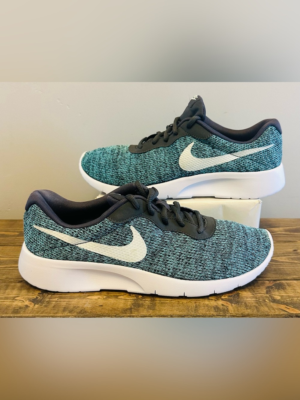 Nike Flex Contact Athletic Running Shoes Black & Teal Size 7Y or Women’s 8.5